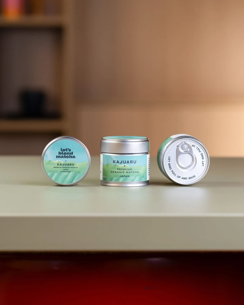 Puszki Matcha Kajuaru Let's Blend w aranżacji
