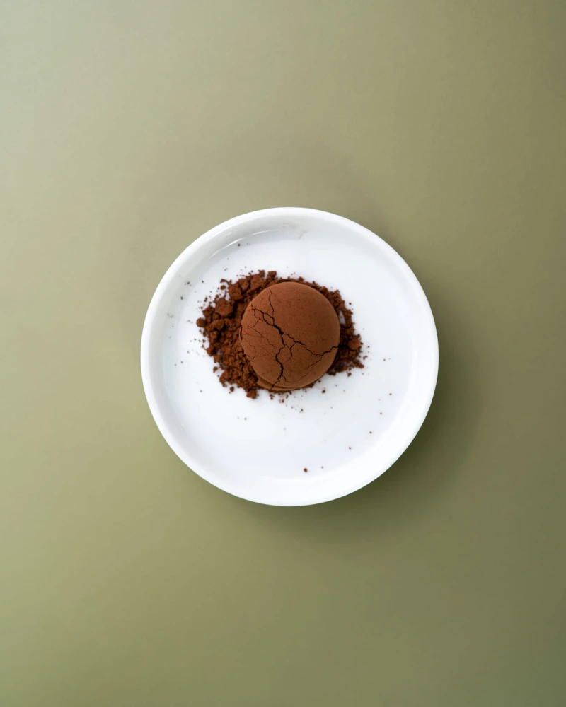Czekolada do picia 50% cocoa – sproszkowana czekolada na białym talerzyku