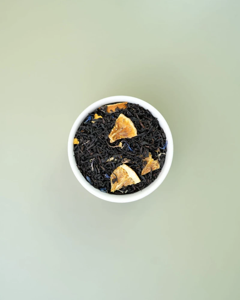 Herbata Earl Grey Deluxe w białej miseczce