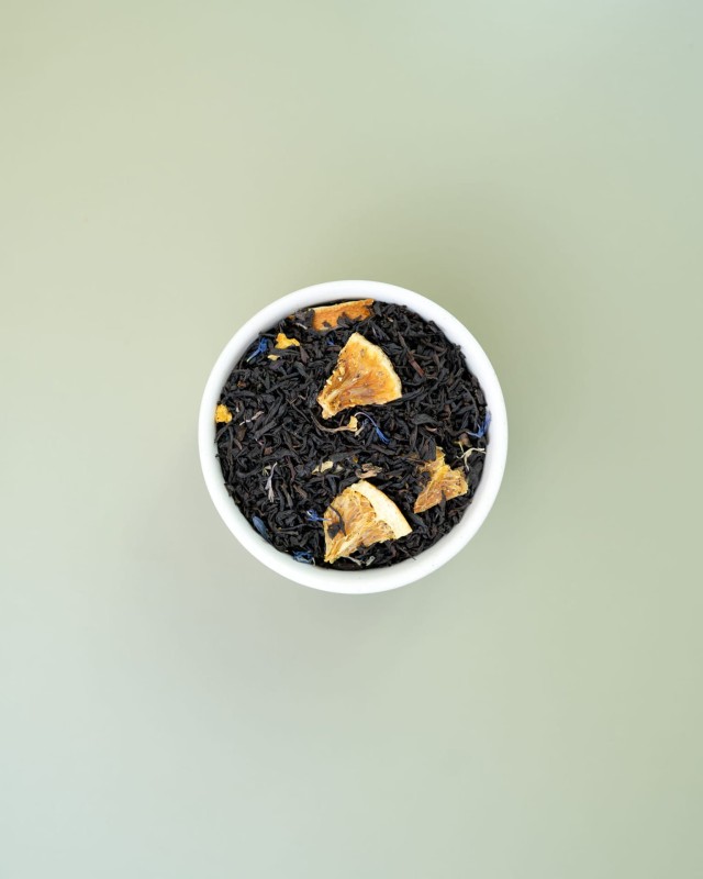 Herbata Earl Grey Deluxe w białej miseczce