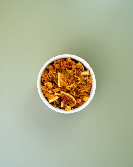 Blend owocowy La La Mango w białej miseczce